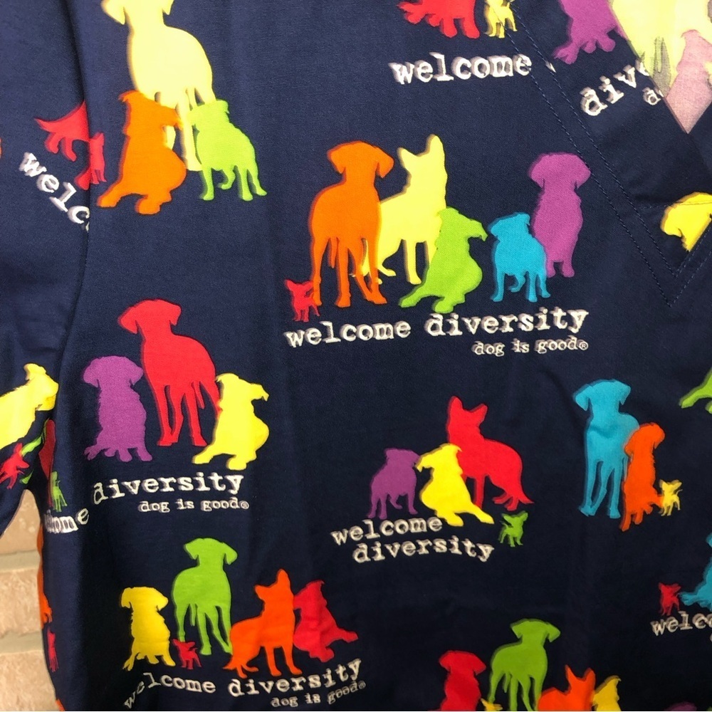 Cherokee Diversity Rainbow Dog Print Scrub Top XL - Picture 4 of 9